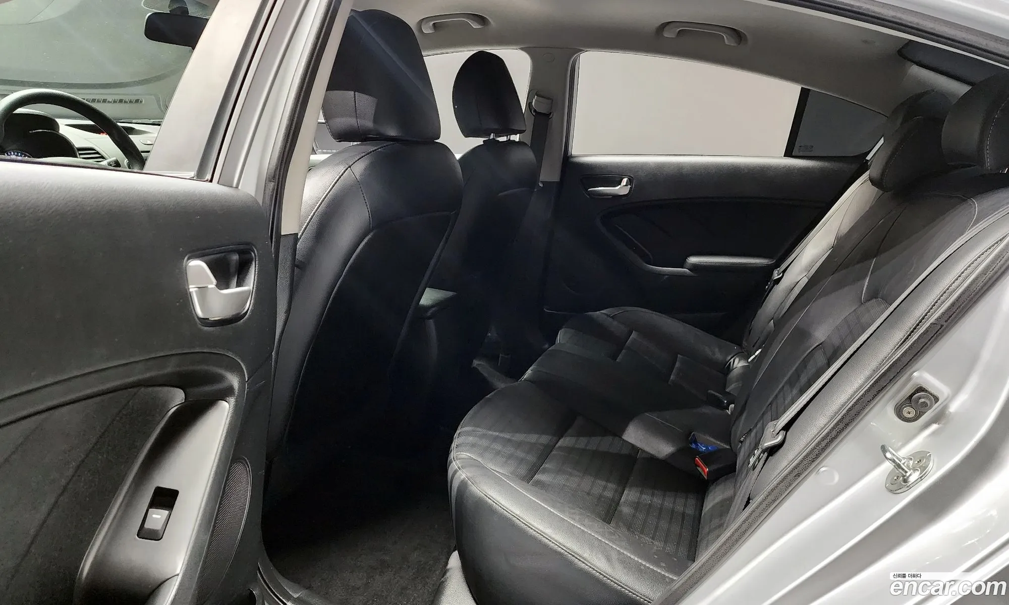 Kia K3 2016 — 3