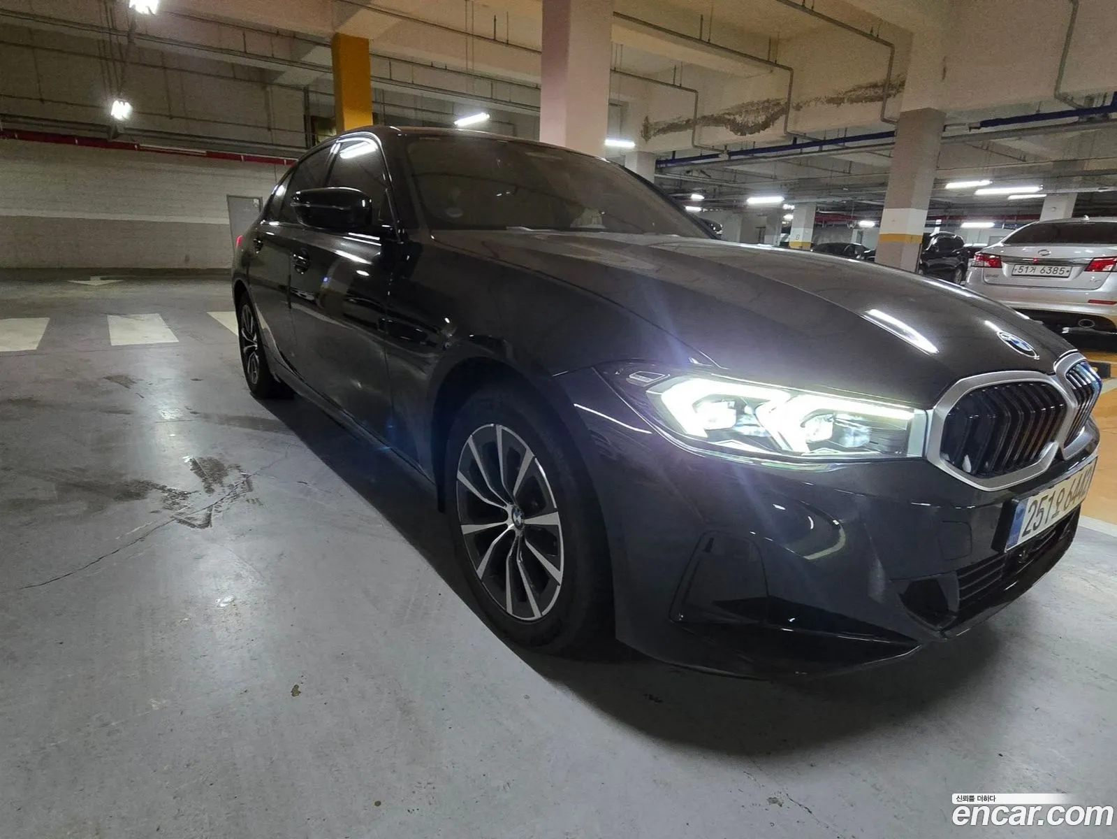 BMW 3 Series 2023 — 3