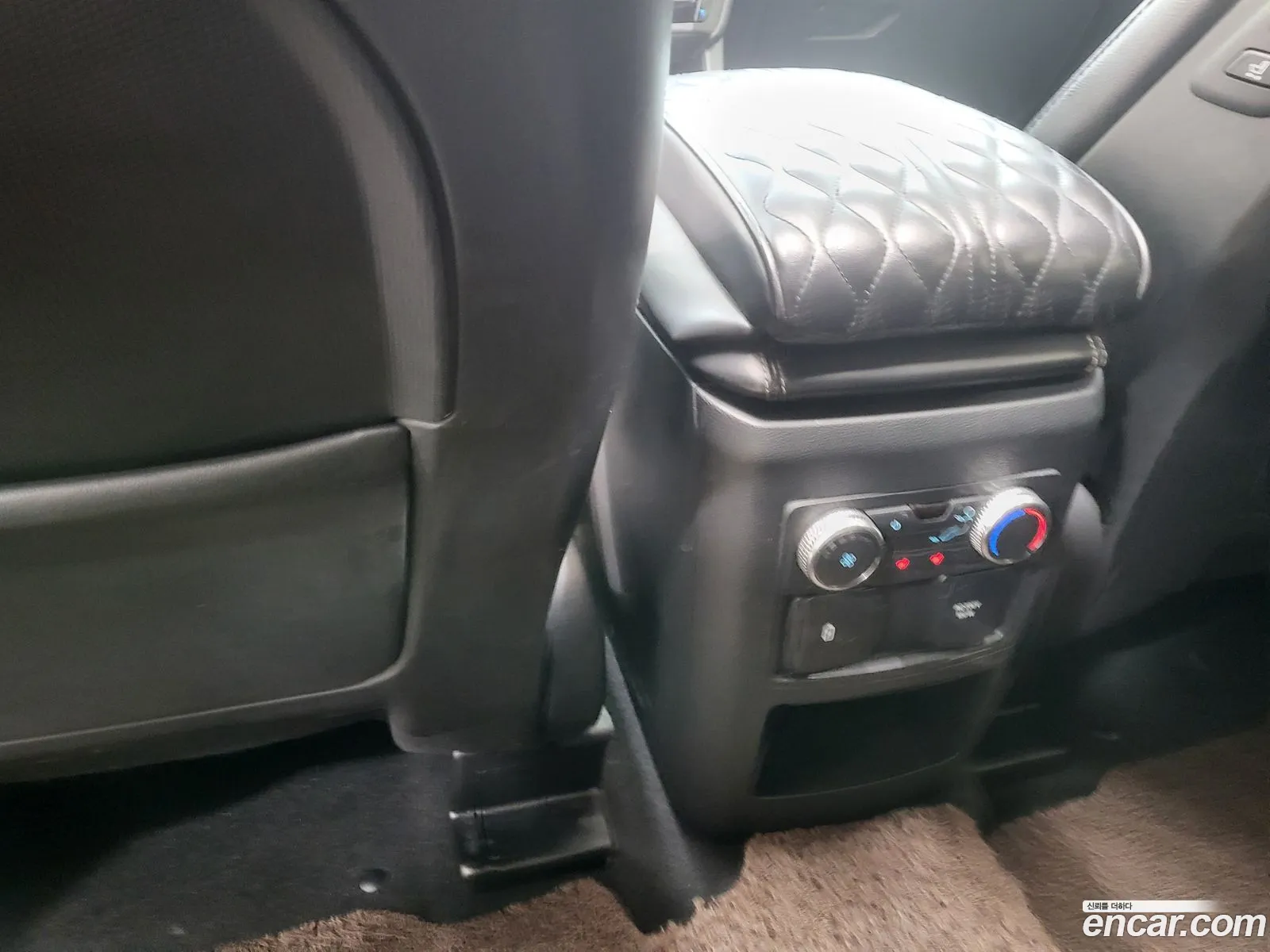 Ford Explorer 6th Gen 2020 — 3