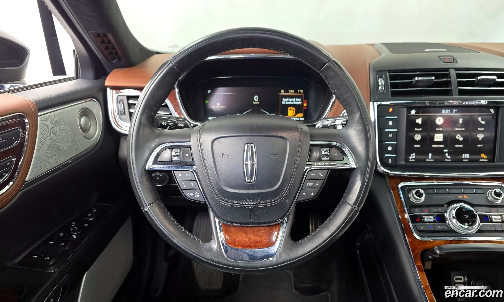 Lincoln Continental 10th Gen 2017 1LN6L9BC8H5619971 — 18