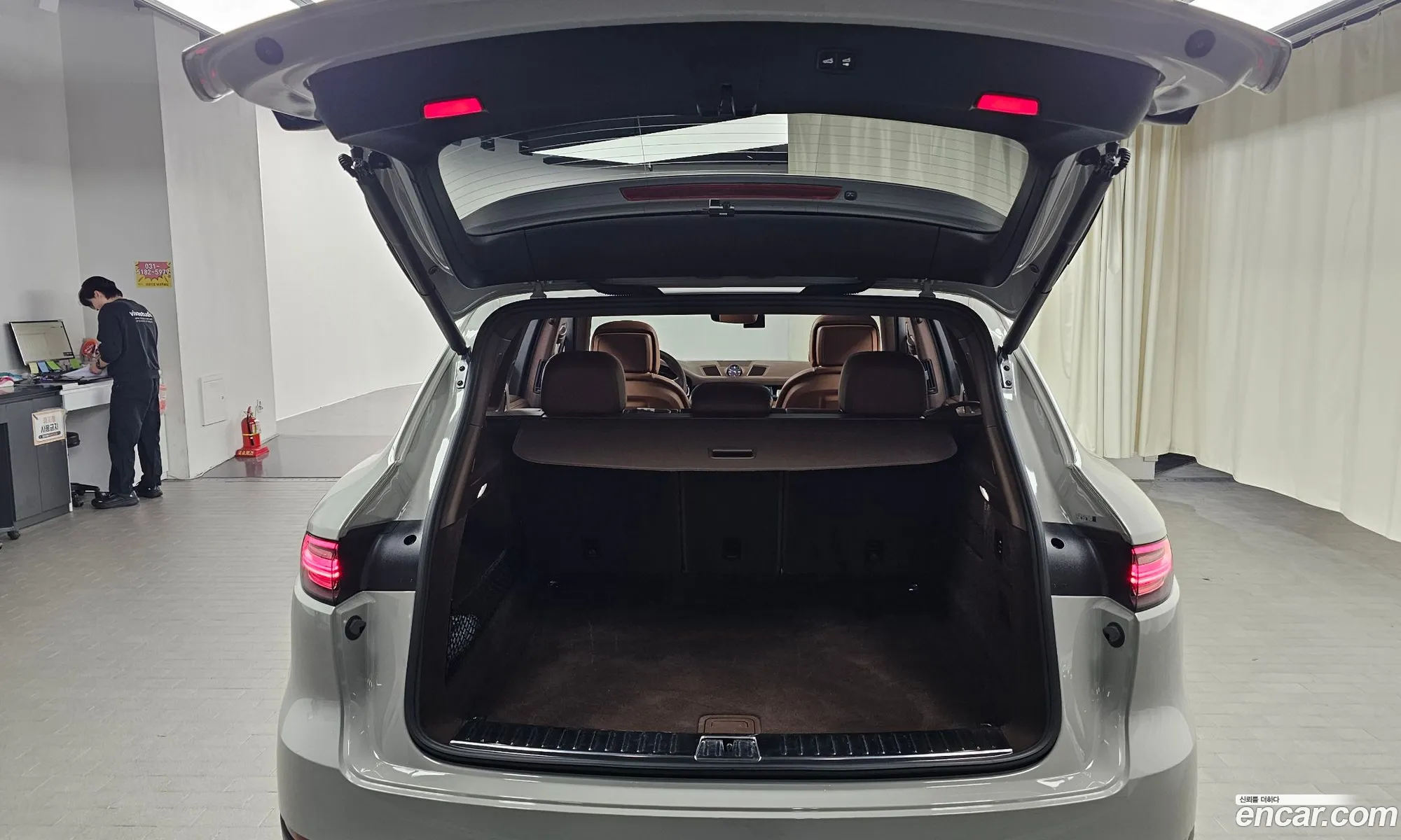 Porsche Cayenne 2023 — 3
