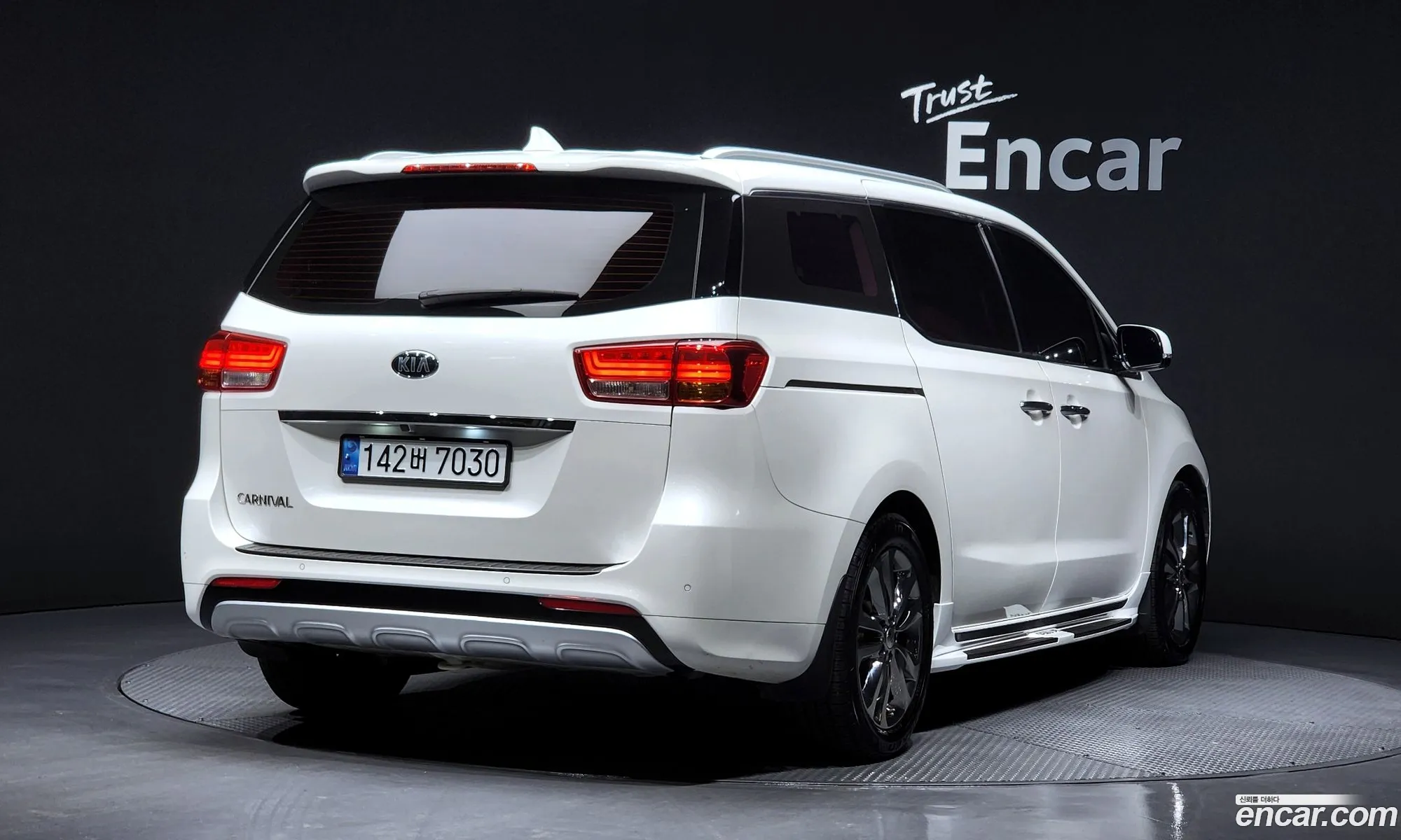 Kia Carnival 2017 — 14