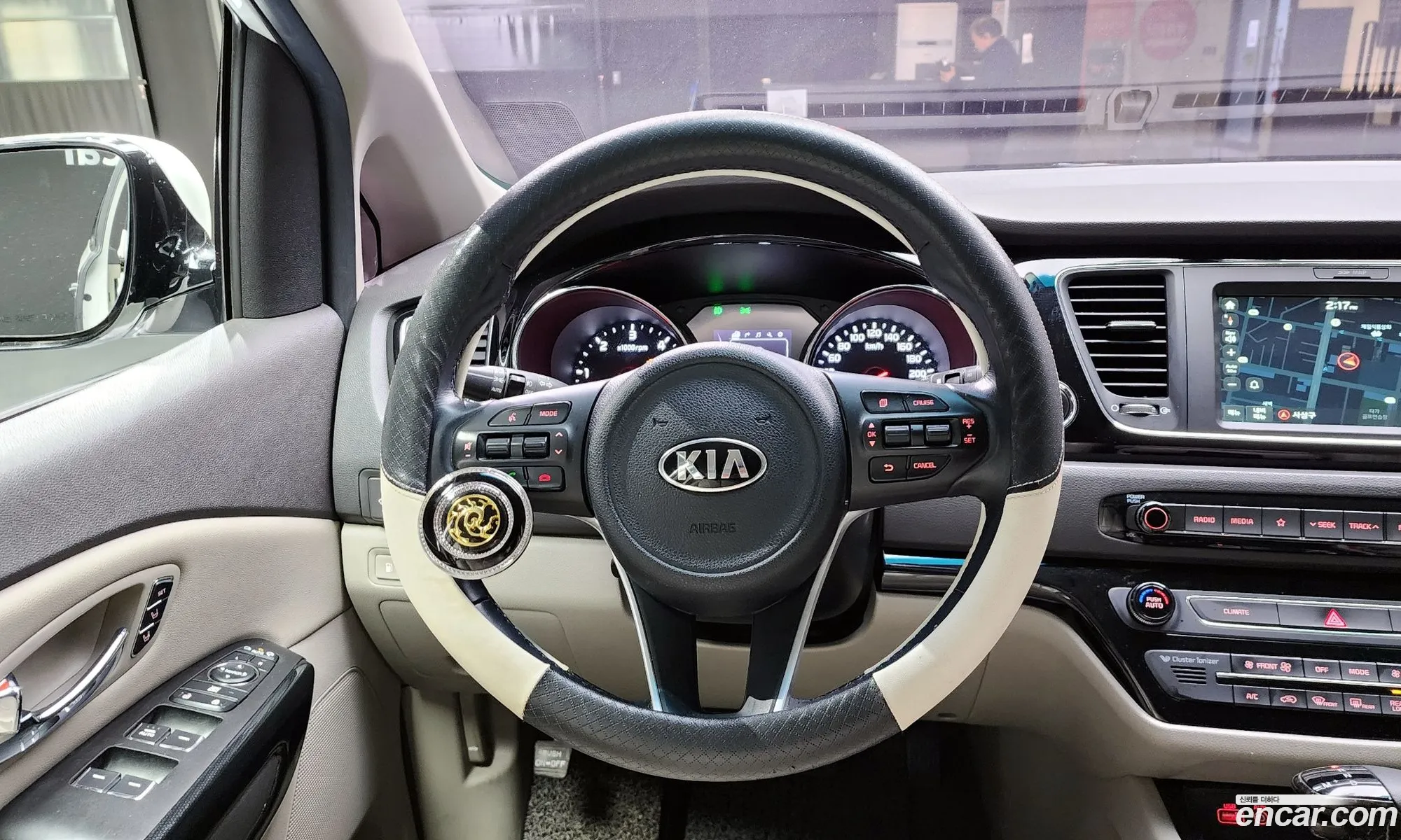 Kia Carnival 2017 — 18