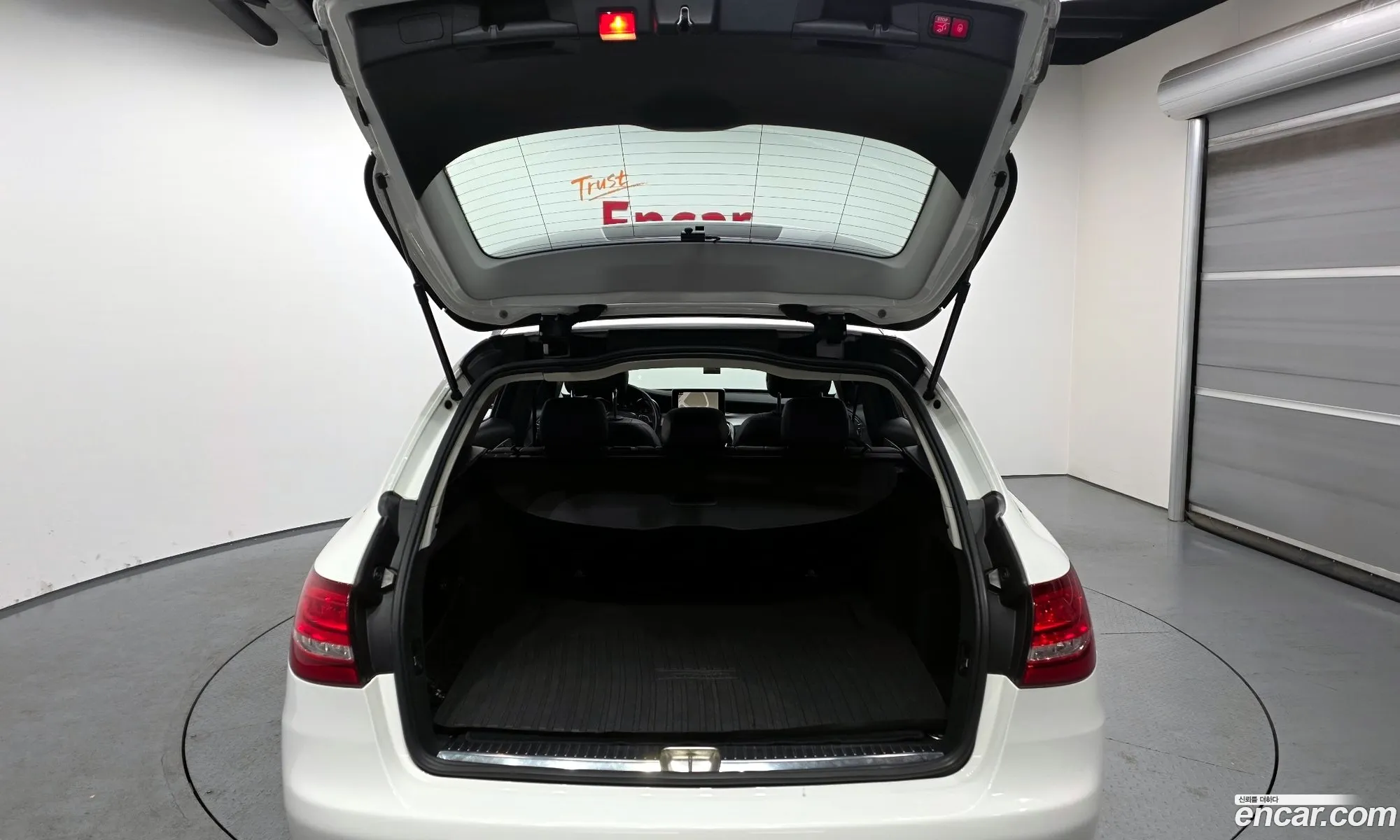 Mercedes-Benz C-Class W205 2016 WDDWH0FB8GF387809 — 8
