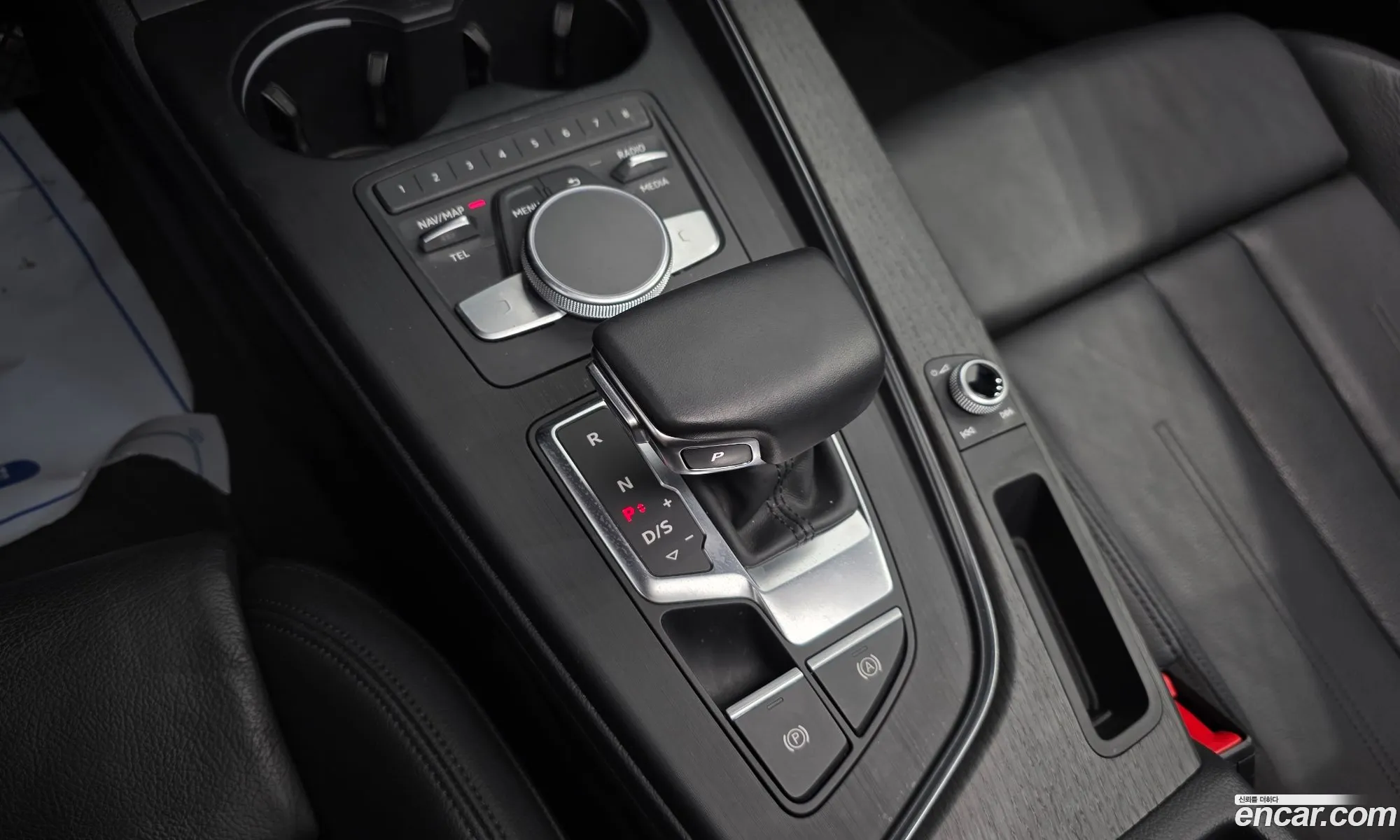 Audi A4 2019 WAUZZZF48KA125267 — 3
