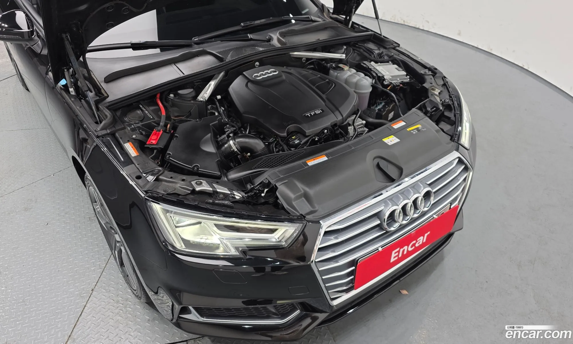 Audi A4 2019 WAUZZZF48KA125267 — 17