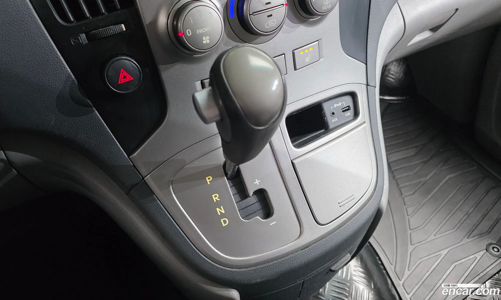 Hyundai Grand Starex 2013 — 11
