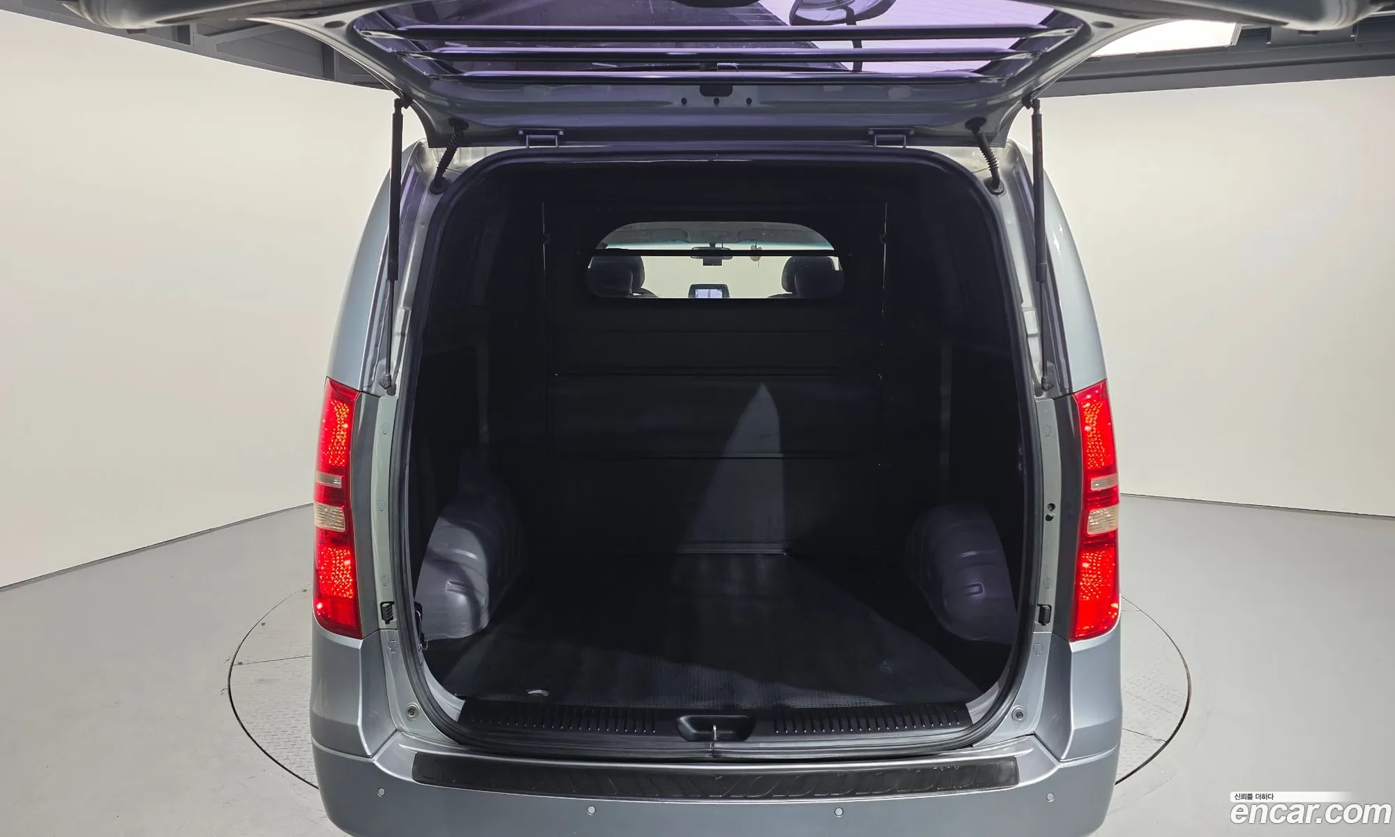 Hyundai Grand Starex 2013 — 14