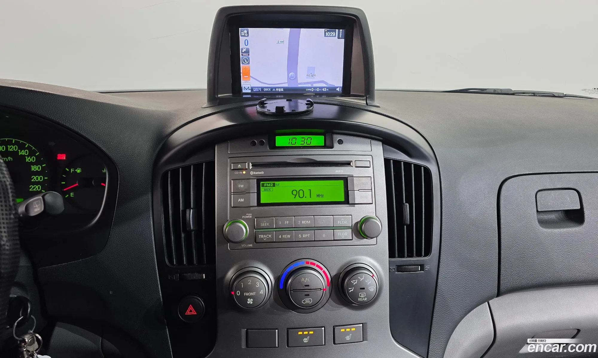 Hyundai Grand Starex 2013 — 12