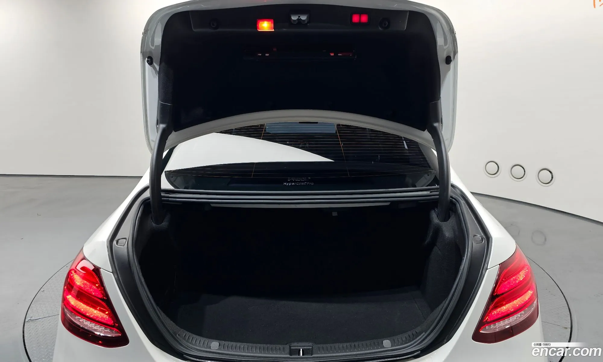 Mercedes-Benz E-Class W213 2017 — 13