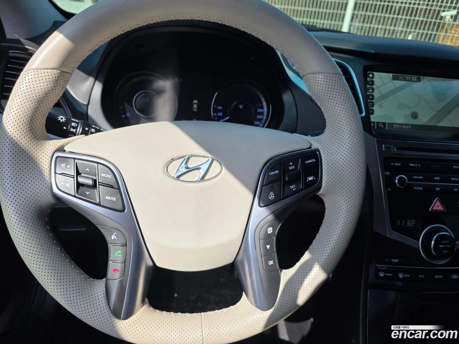Hyundai Grandeur HG 2015 — 16