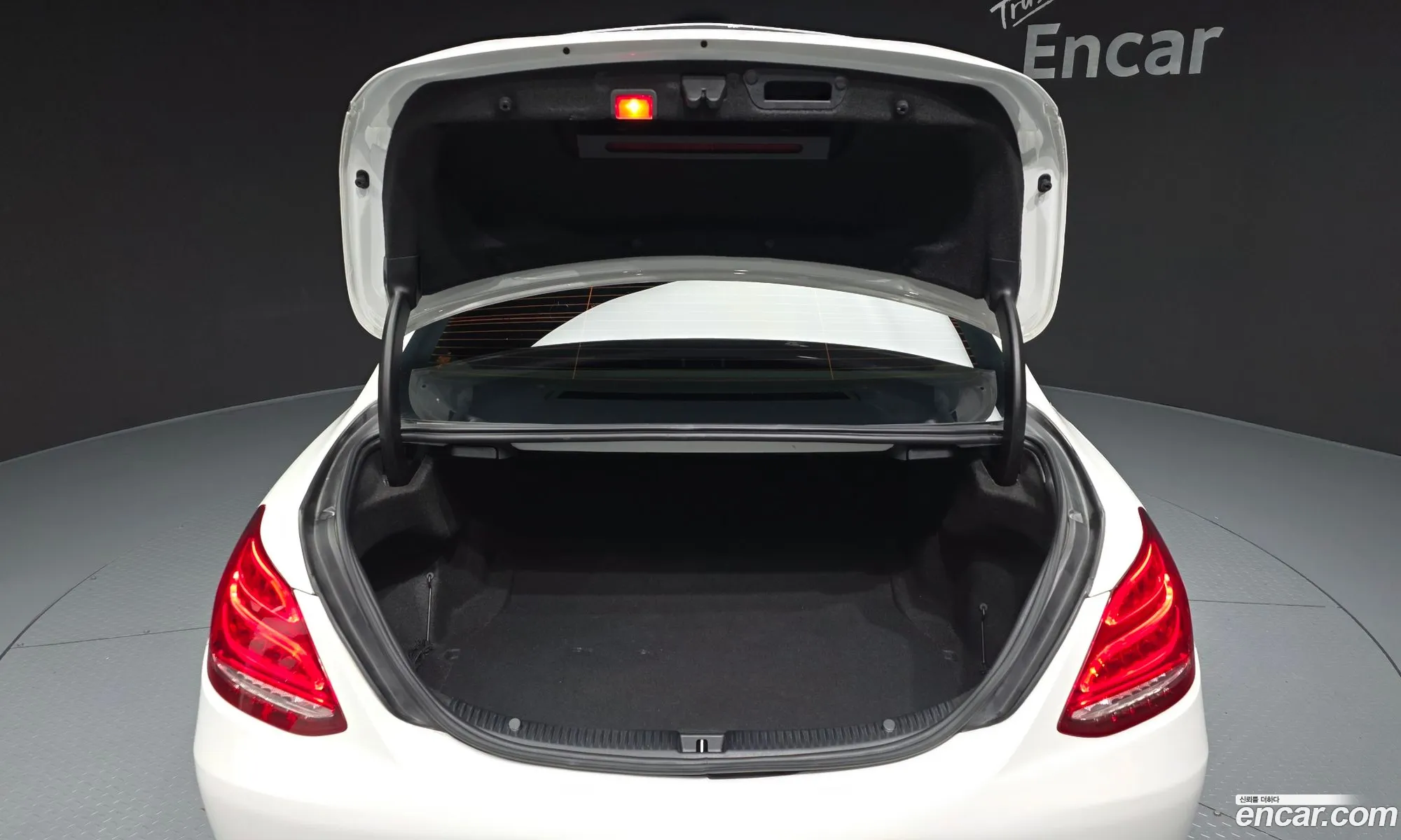 Mercedes-Benz C-Class W205 2017 — 17