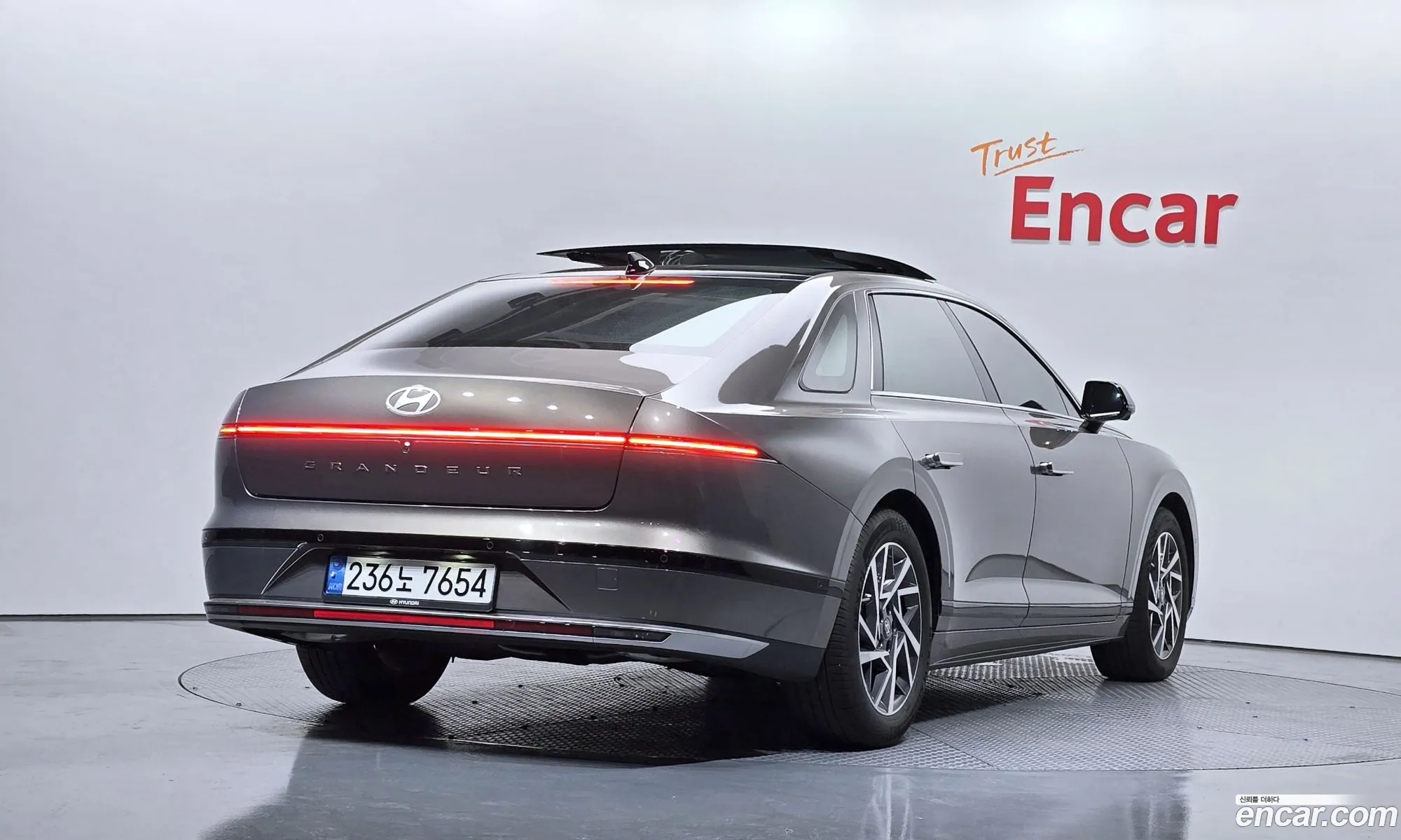 Hyundai Grandeur Hybrid 2024 — 7