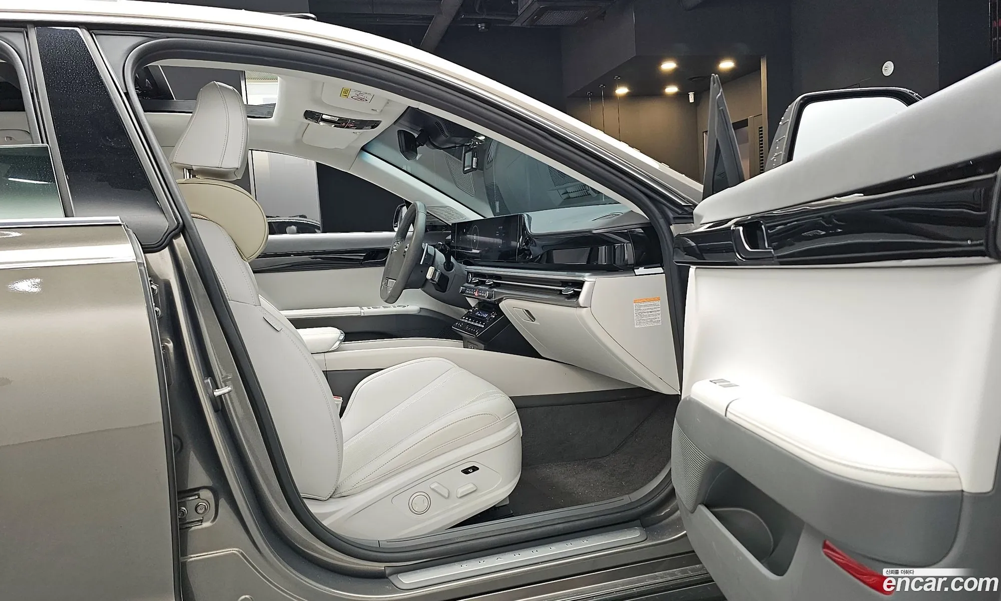 Hyundai Grandeur Hybrid 2024 — 9