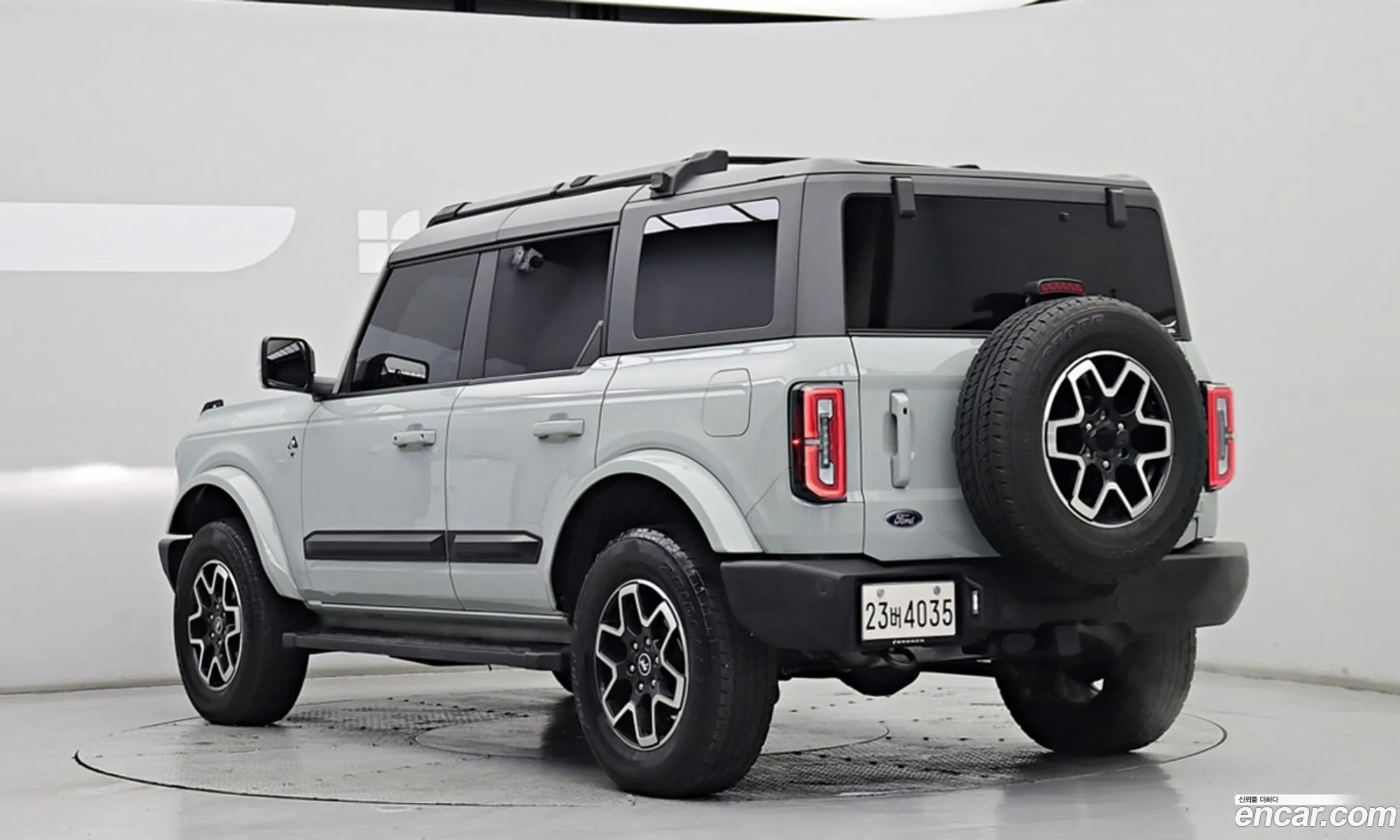 Ford Bronco 6th Gen 2023 — 4