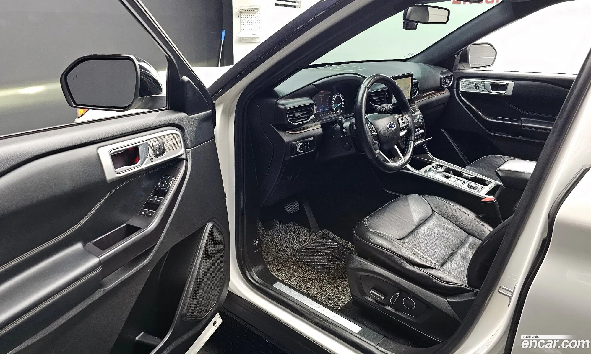 Ford Explorer 6th Gen 2020 1FMSK8FHXLGA73060 — 5
