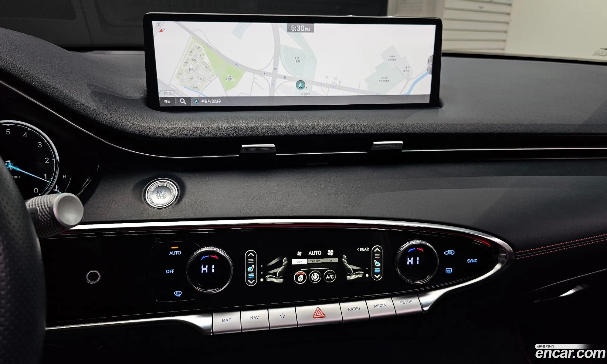 Genesis GV70 2022 — 3