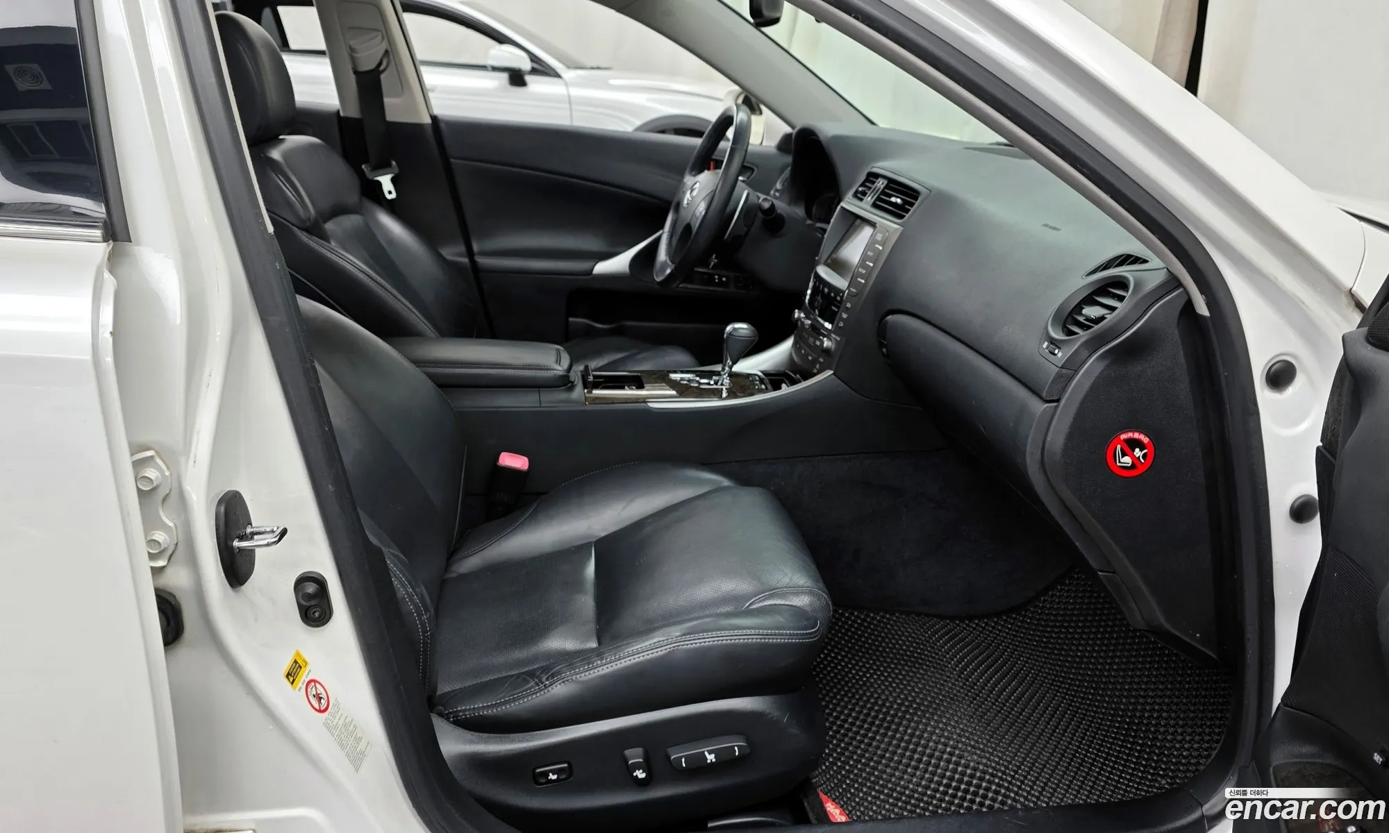 Lexus IS250 2010 — 3