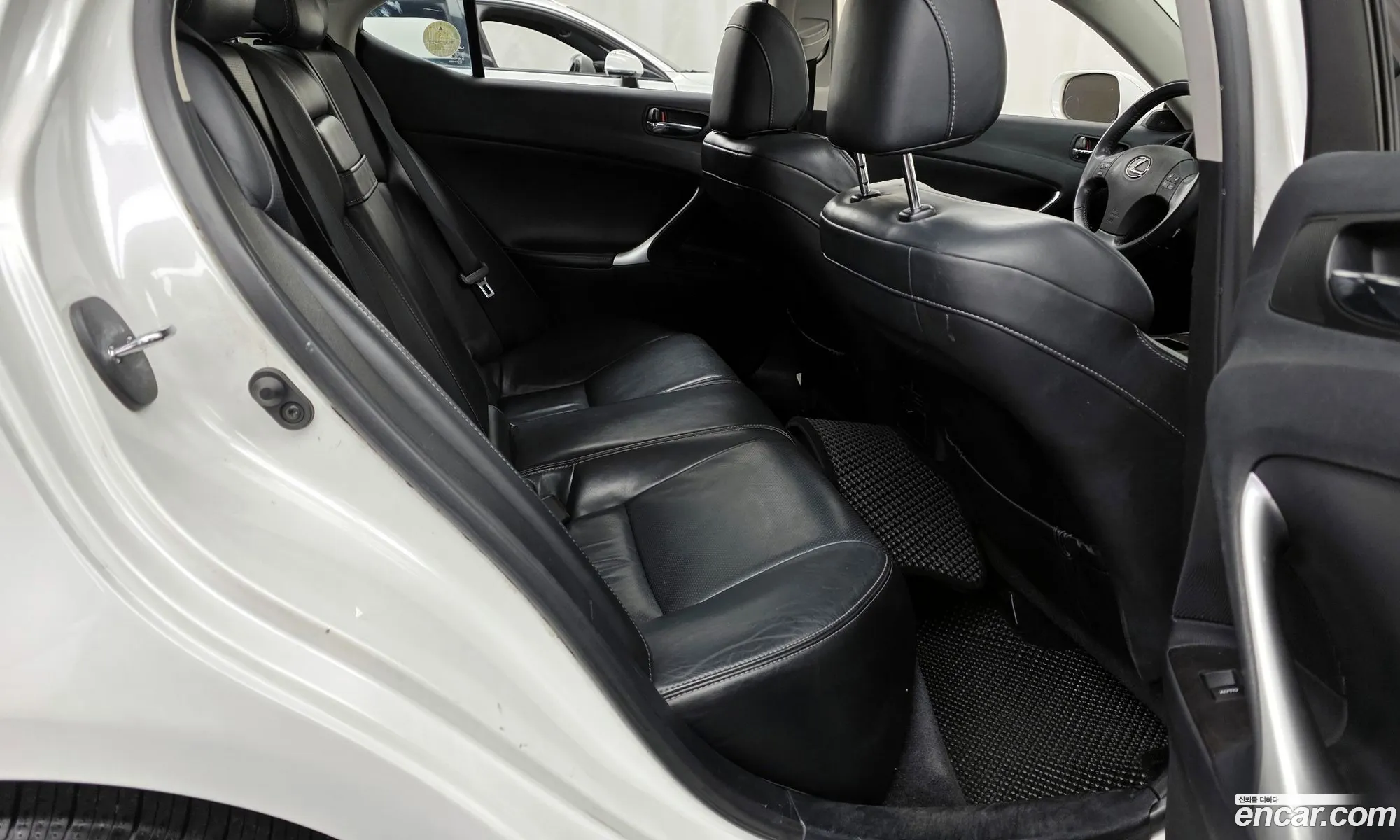 Lexus IS250 2010 — 13