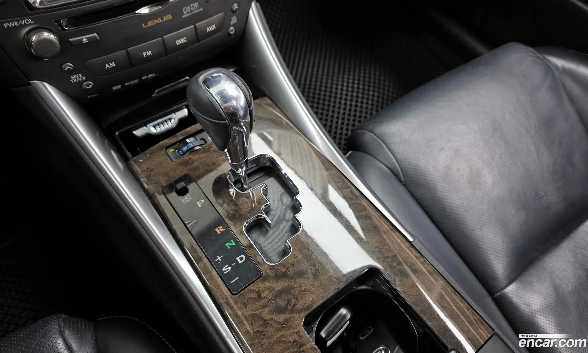 Lexus IS250 2010 — 2