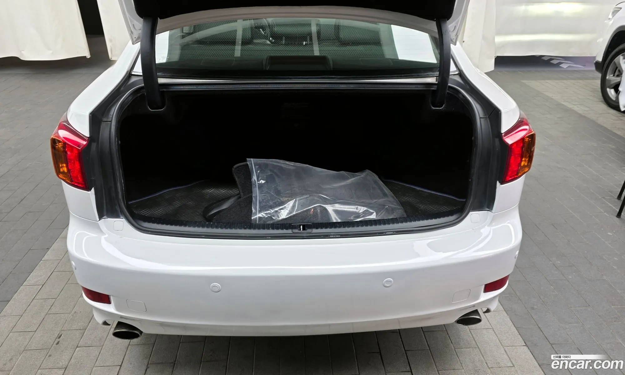 Lexus IS250 2010 — 5