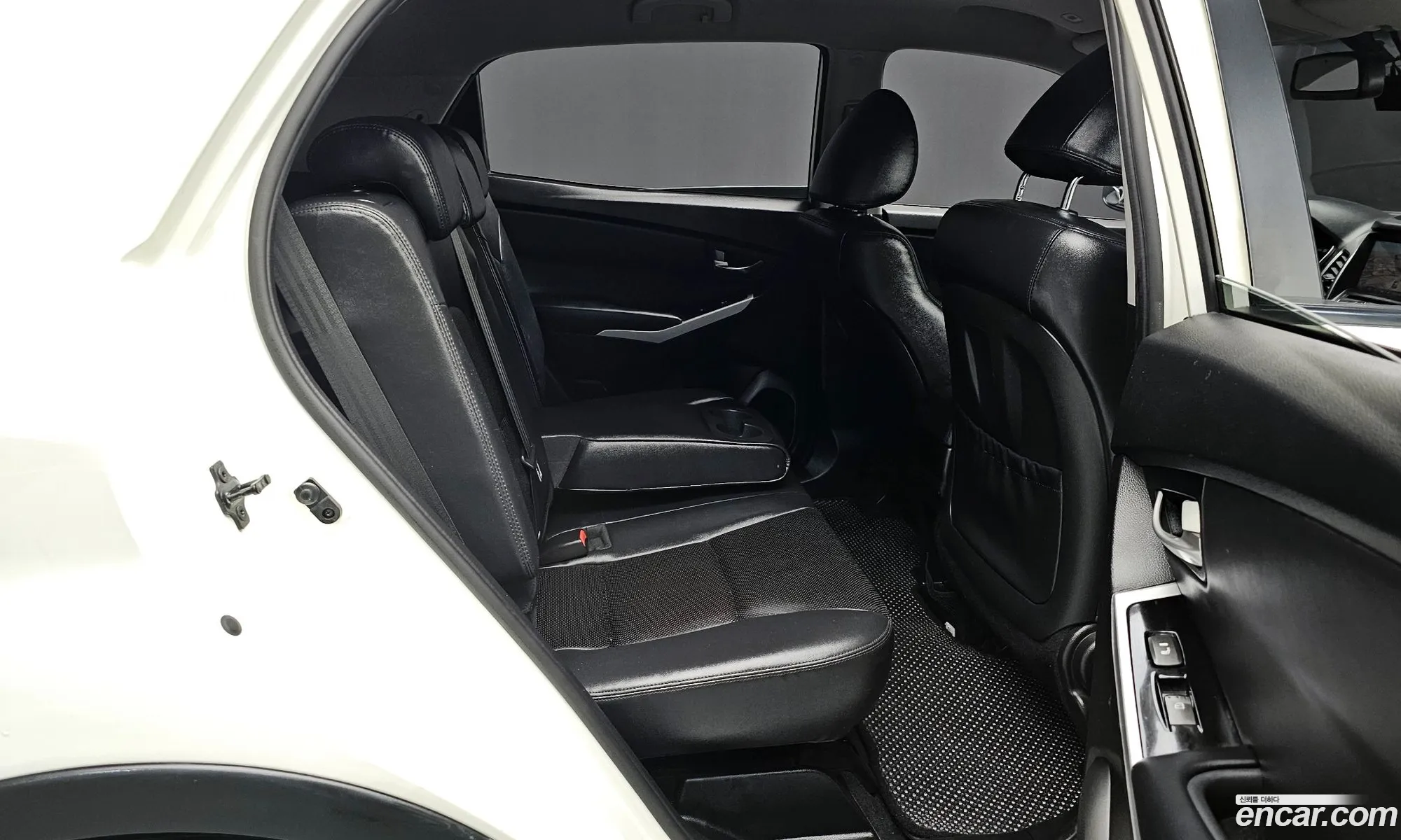 KG Mobility (SsangYong) Korando C 2014 — 17