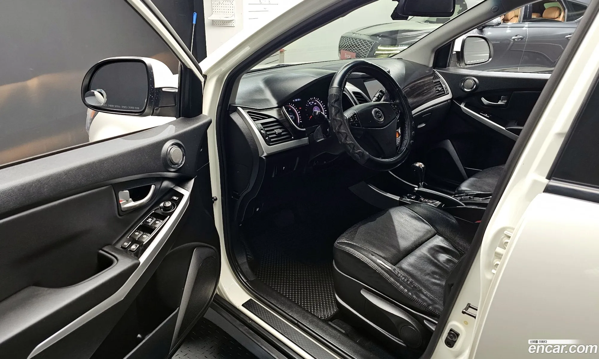 KG Mobility (SsangYong) Korando C 2014 — 12