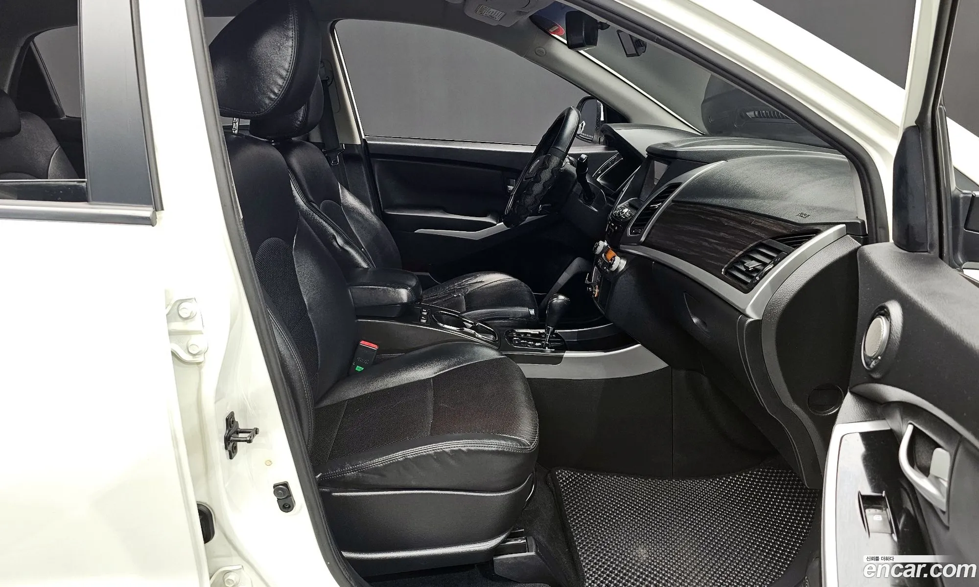 KG Mobility (SsangYong) Korando C 2014 — 14