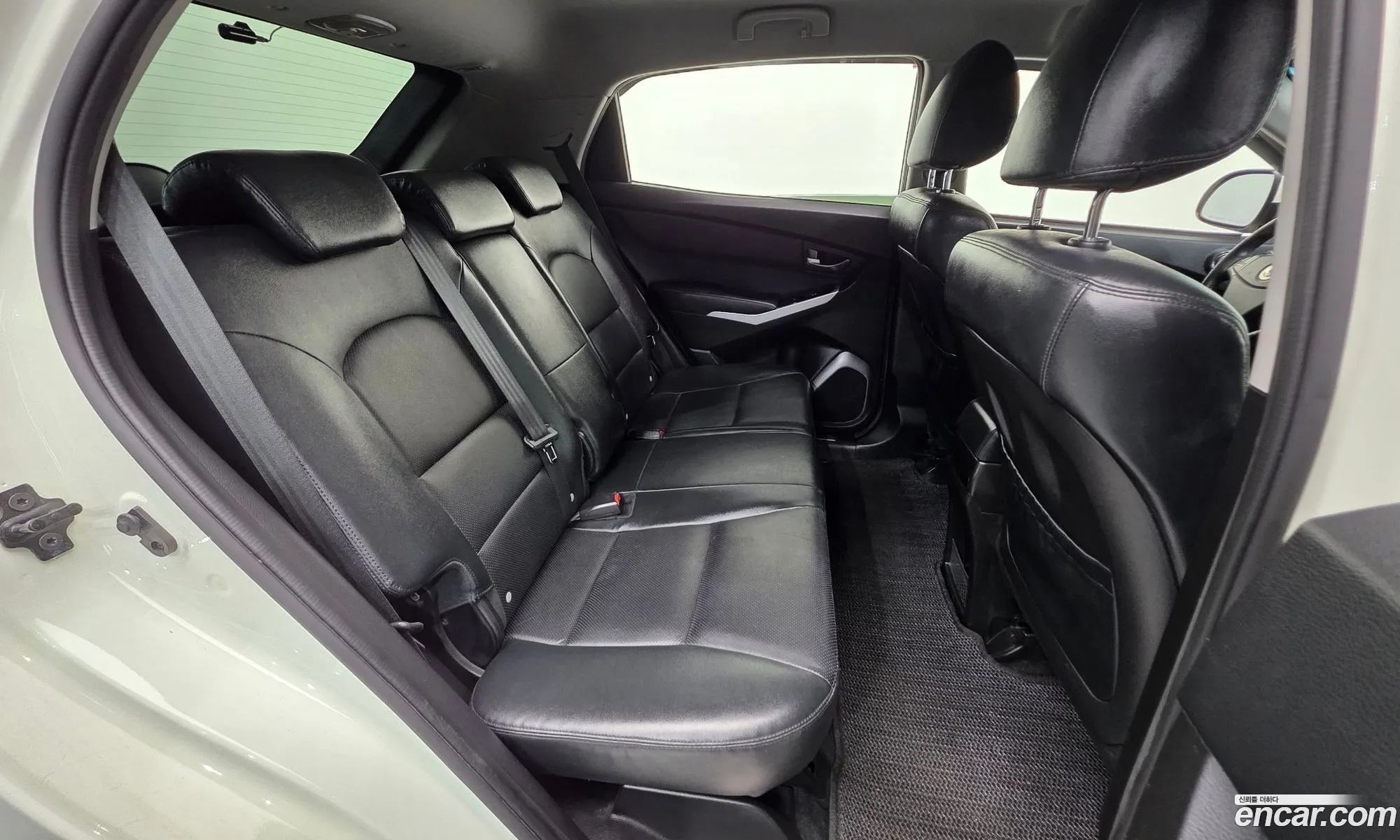 KG Mobility (SsangYong) Korando C 2015 — 14