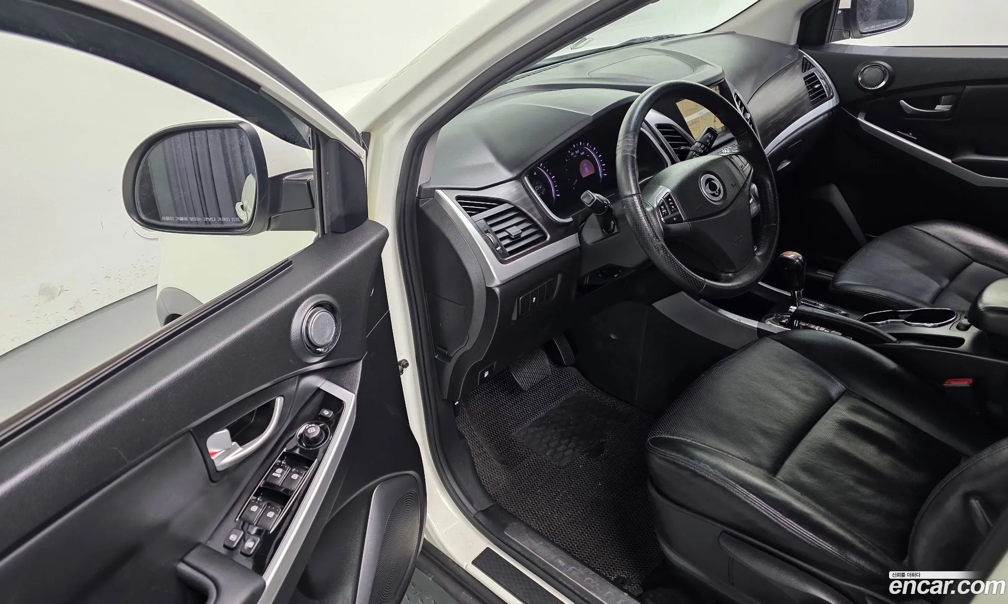 KG Mobility (SsangYong) Korando C 2015 — 18
