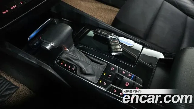 Kia K7 2018 — 13