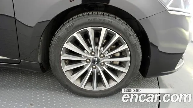 Kia K7 2018 — 14