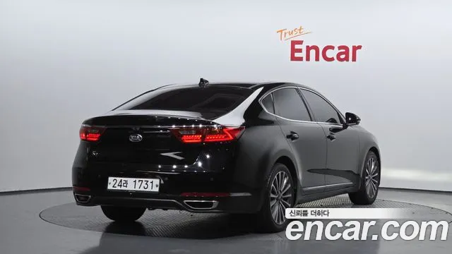 Kia K7 2018 — 10