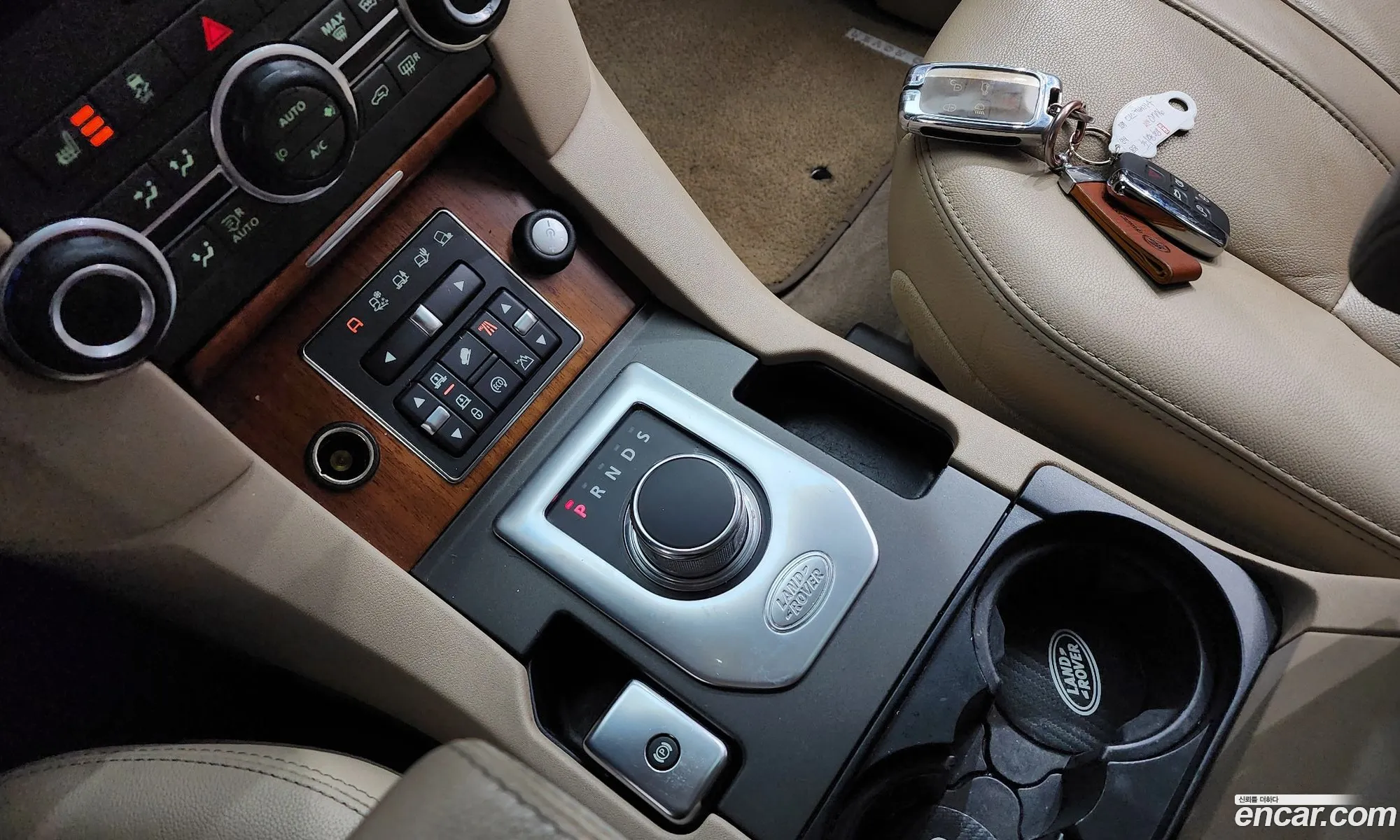 Land Rover Discovery 4 2016 SALLAAAG6GA797368 — 19