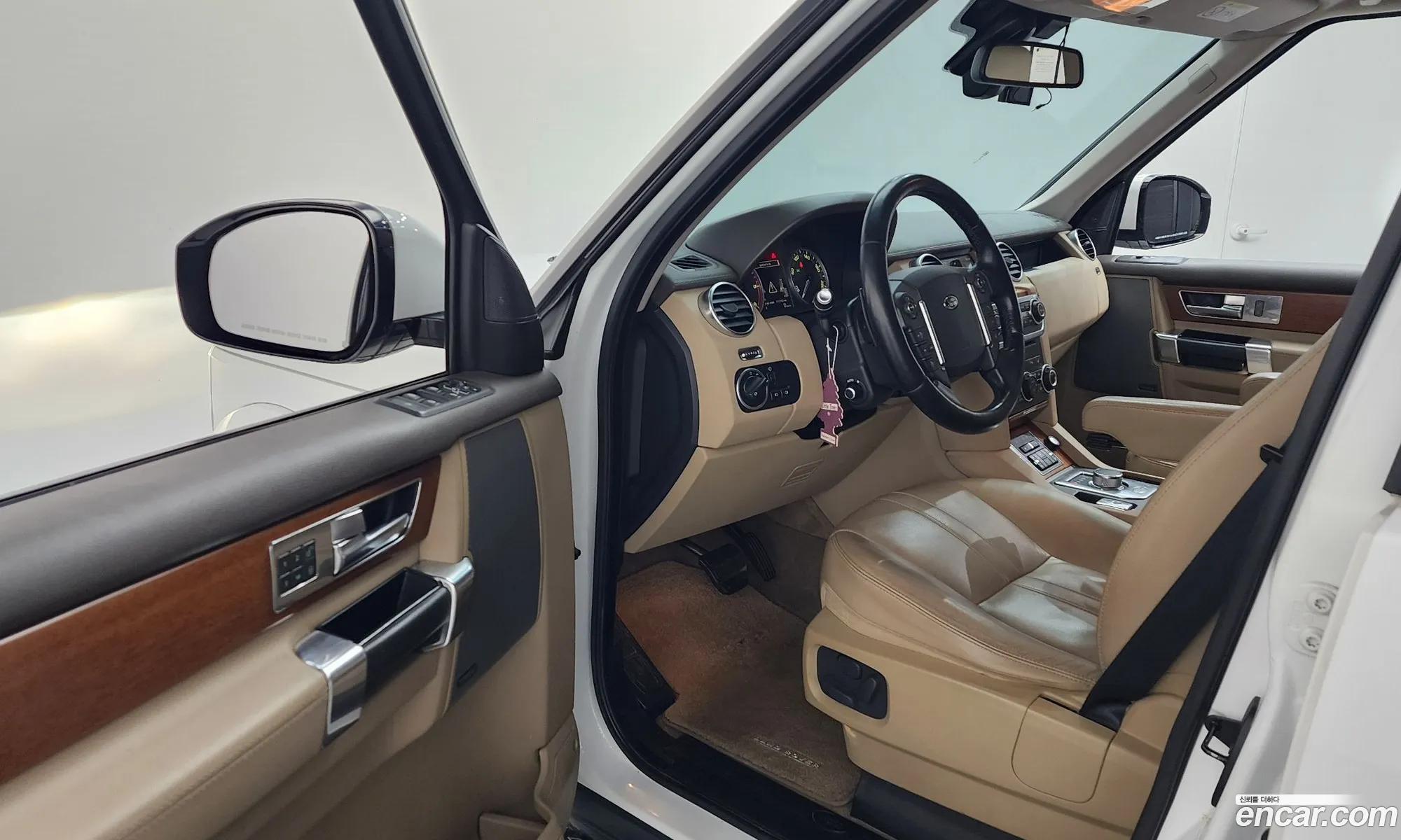 Land Rover Discovery 4 2016 SALLAAAG6GA797368 — 3