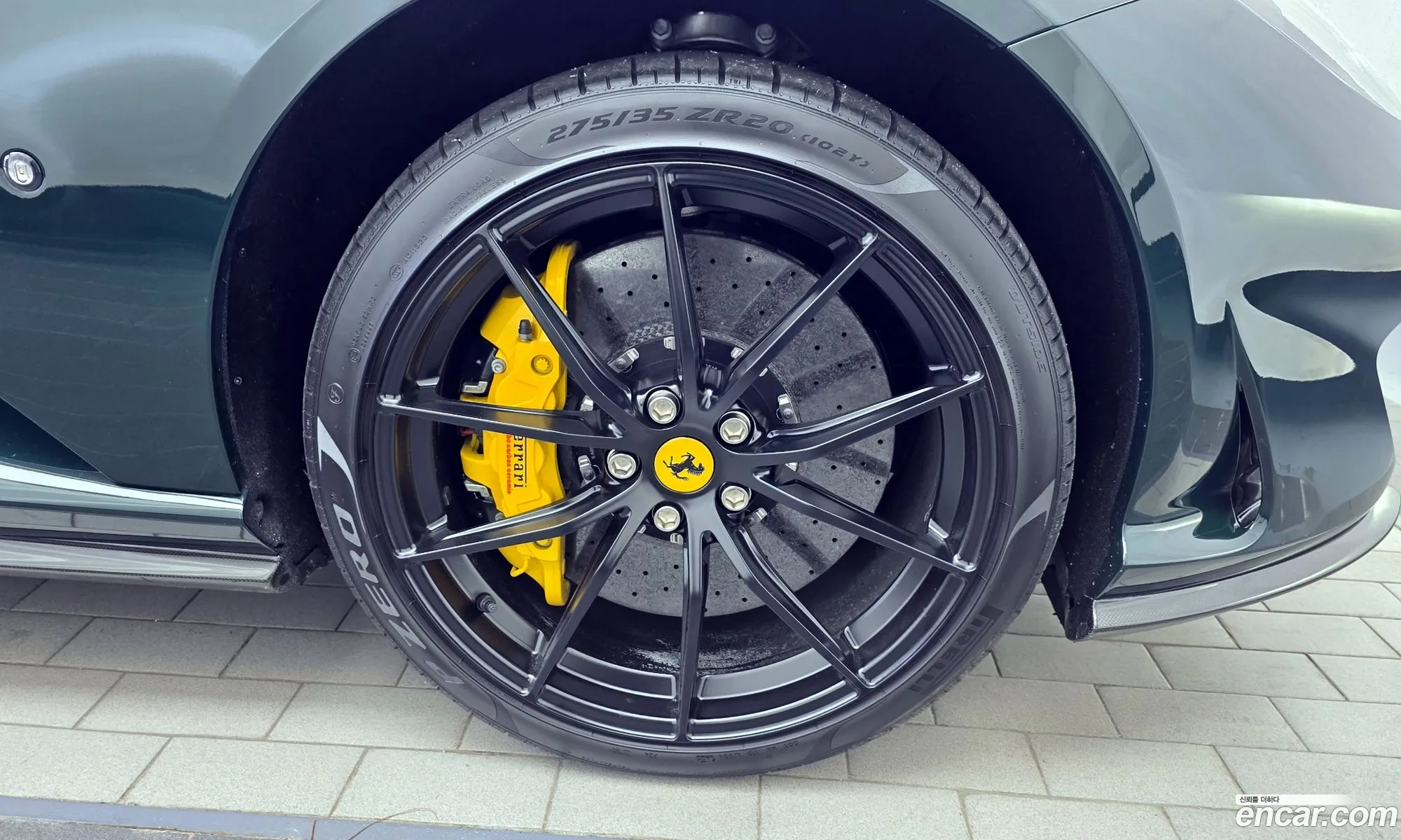 Ferrari 812 GTS 2022 — 12