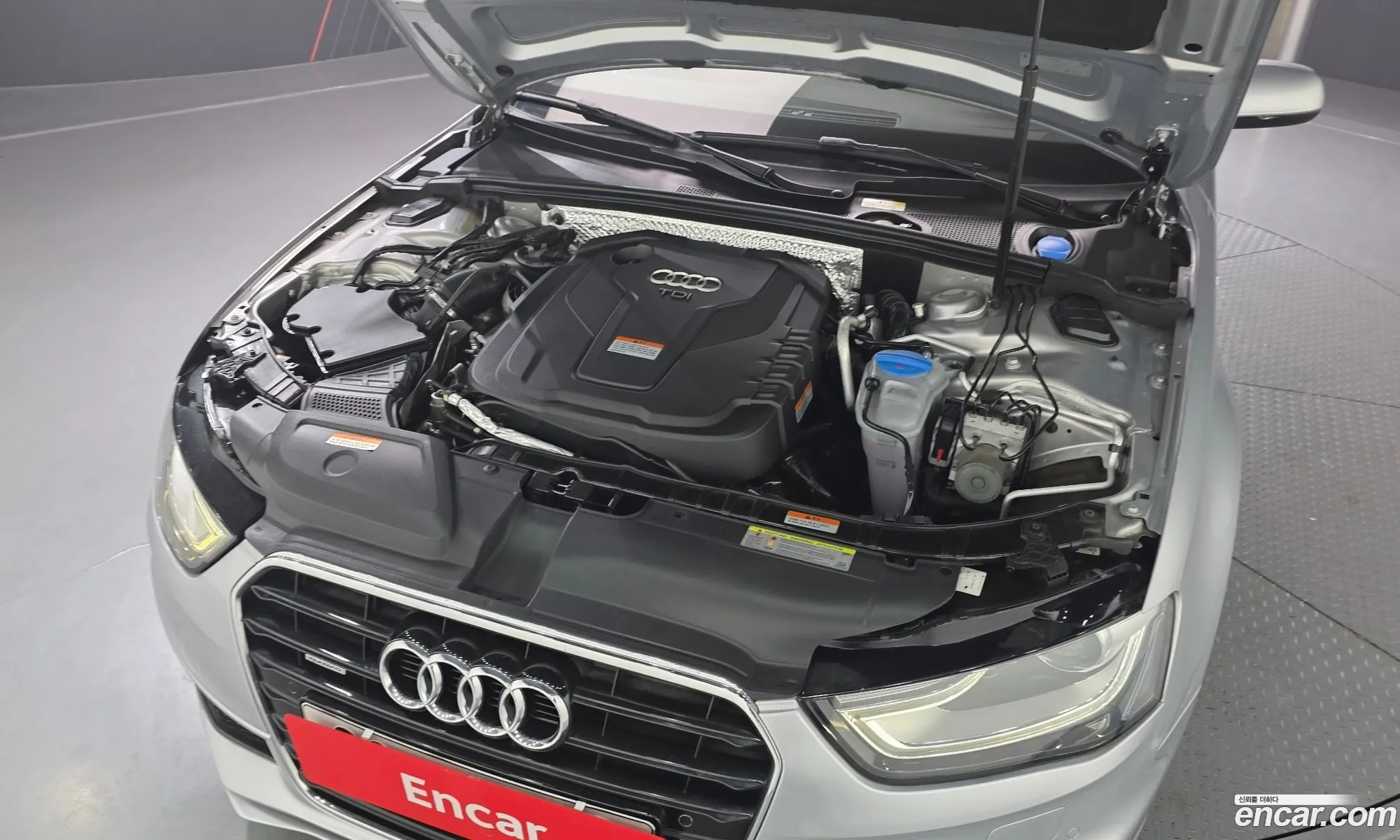 Audi A4 2014 WAUZZZ8K3FN006102 — 3