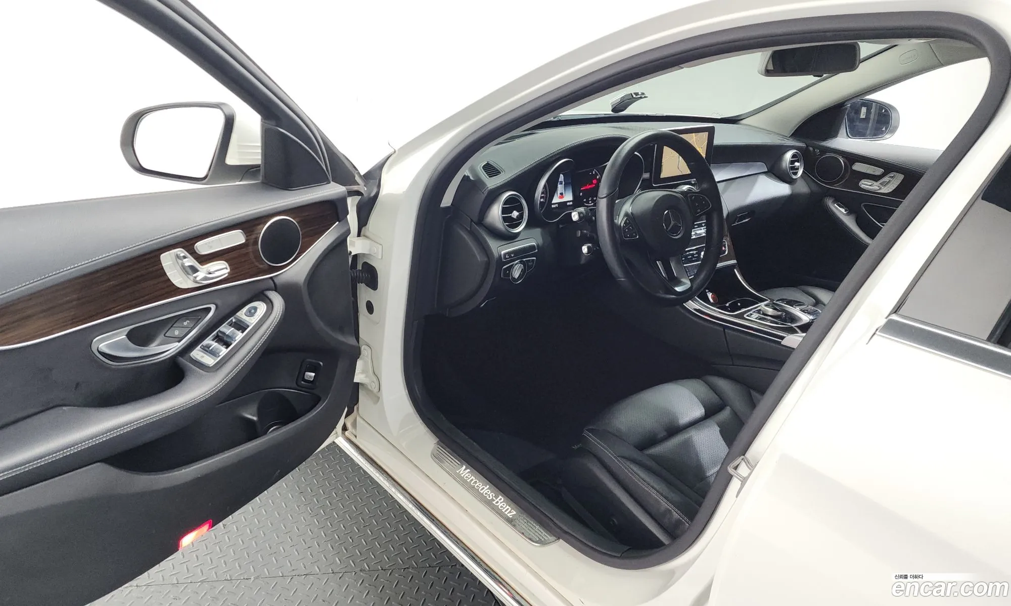 Mercedes-Benz C-Class W205 2018 WDDWF4DB0JF720351 — 9