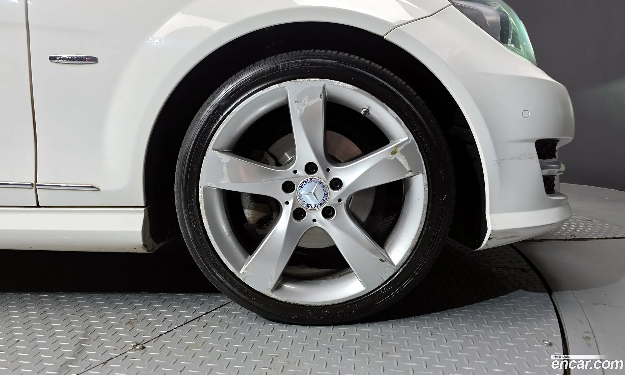 Mercedes-Benz C-Class W204 2014 WDDGF8EB0EA917422 — 2