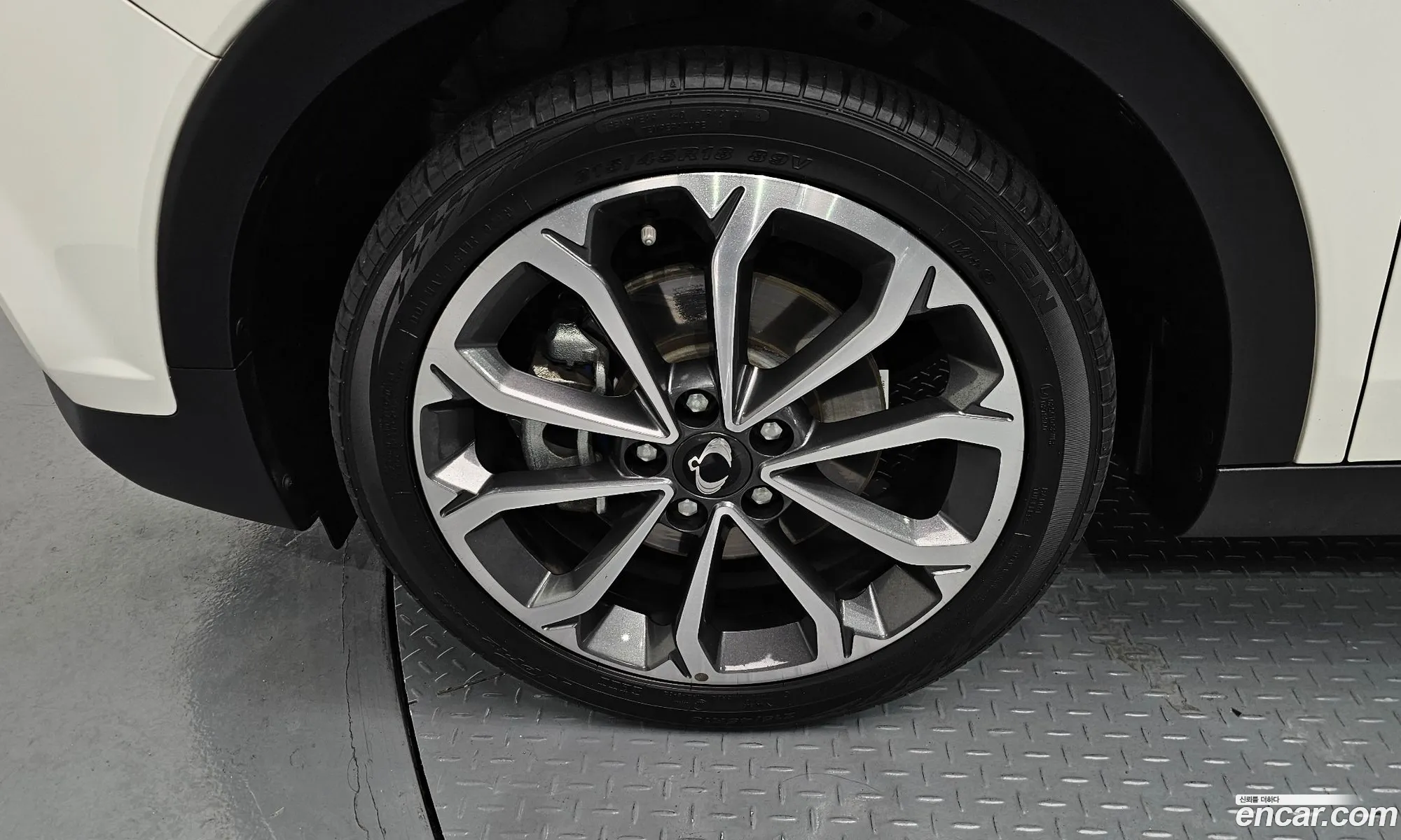 KG Mobility (SsangYong) Tivoli Armour 2018 — 11