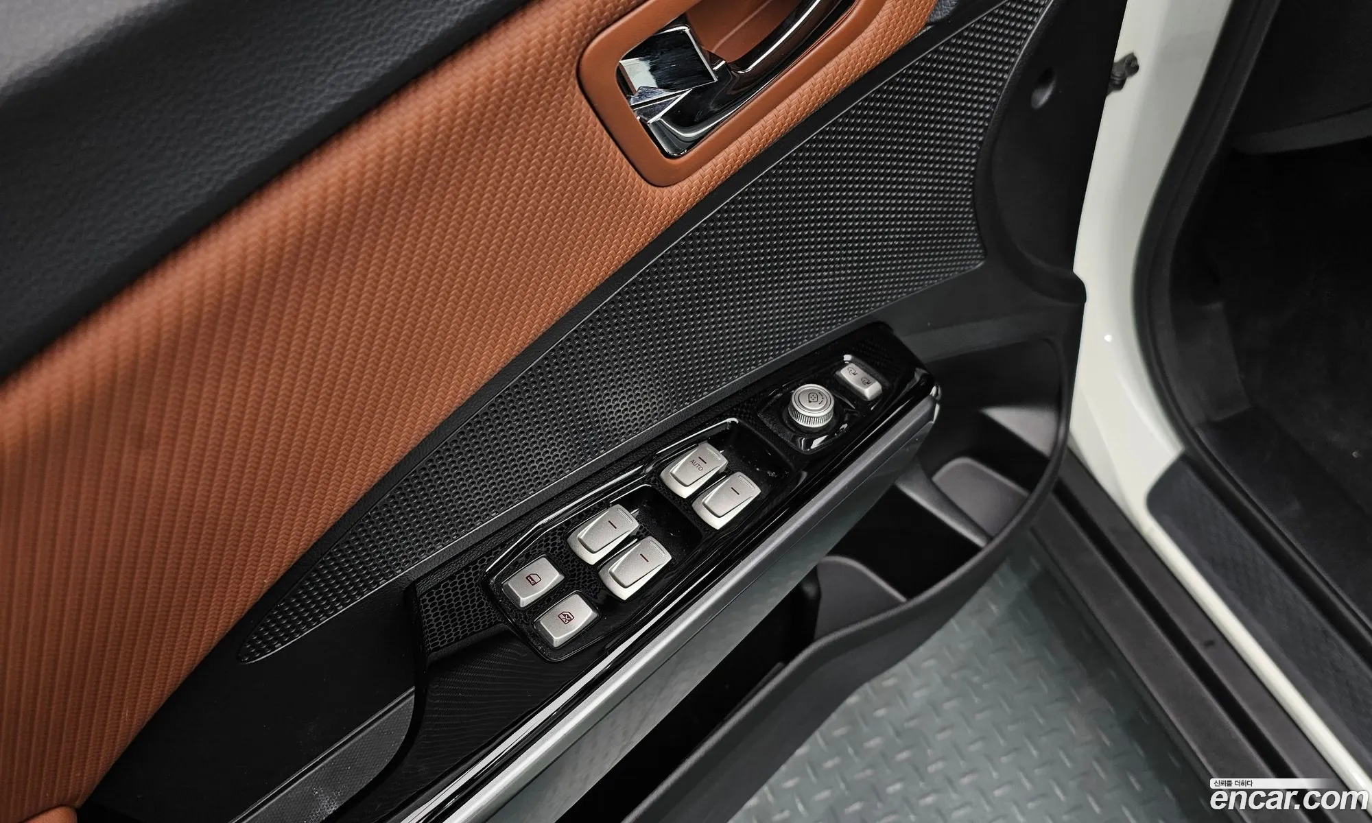 KG Mobility (SsangYong) Tivoli Armour 2018 — 6