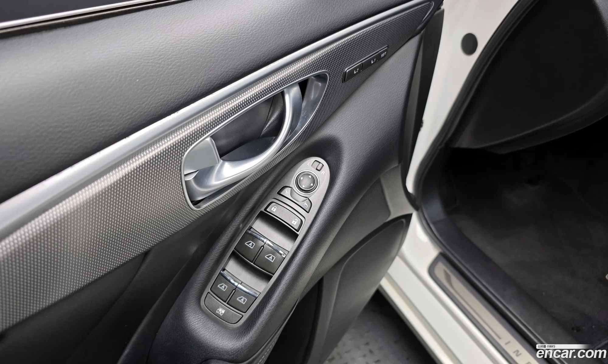 Infiniti Q50 2015 JNKDV71E3FM530694 — 11