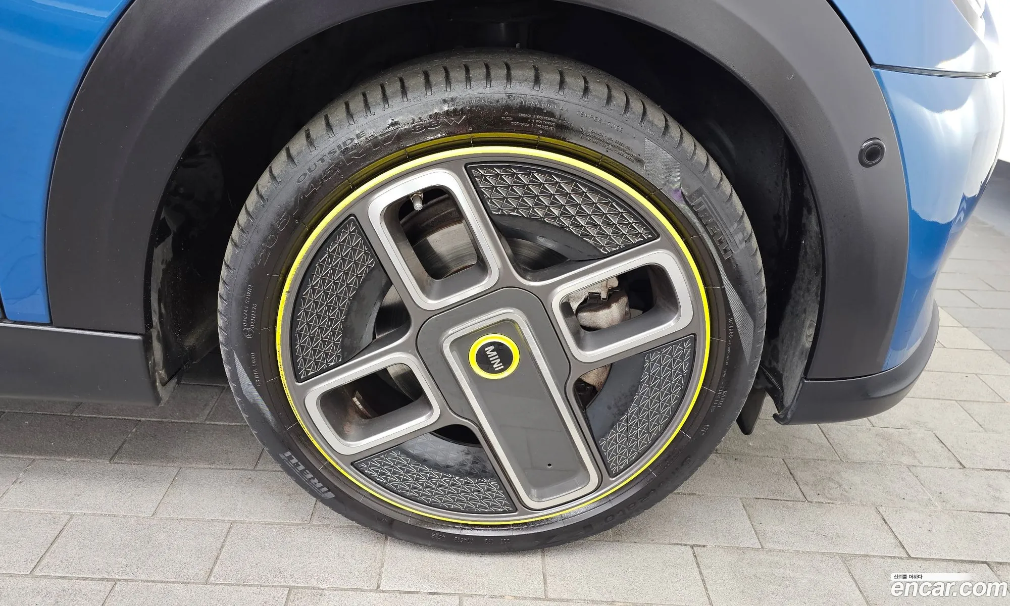 Mini Cooper Electric 2023 — 16