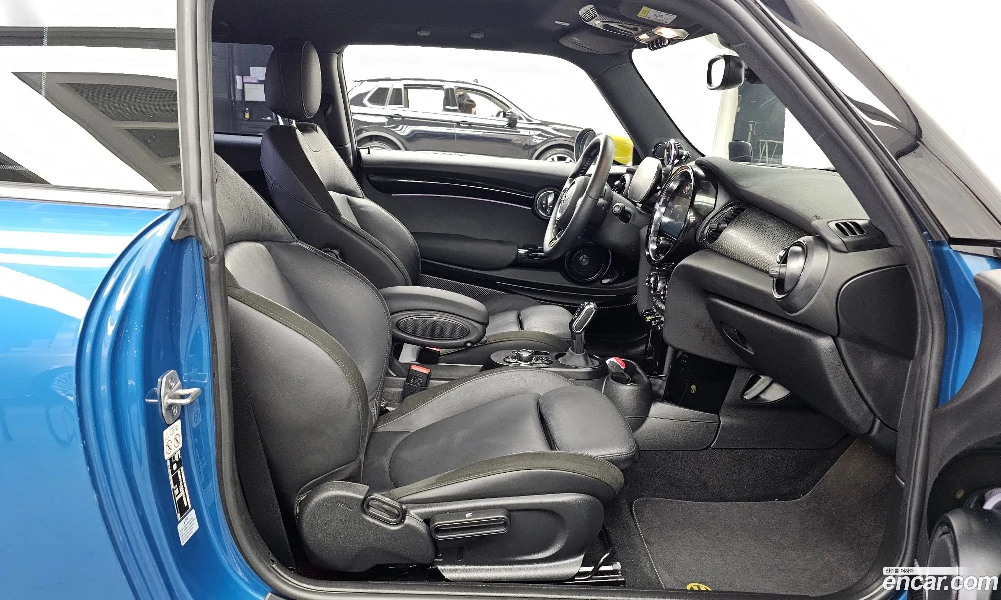 Mini Cooper Electric 2023 — 18