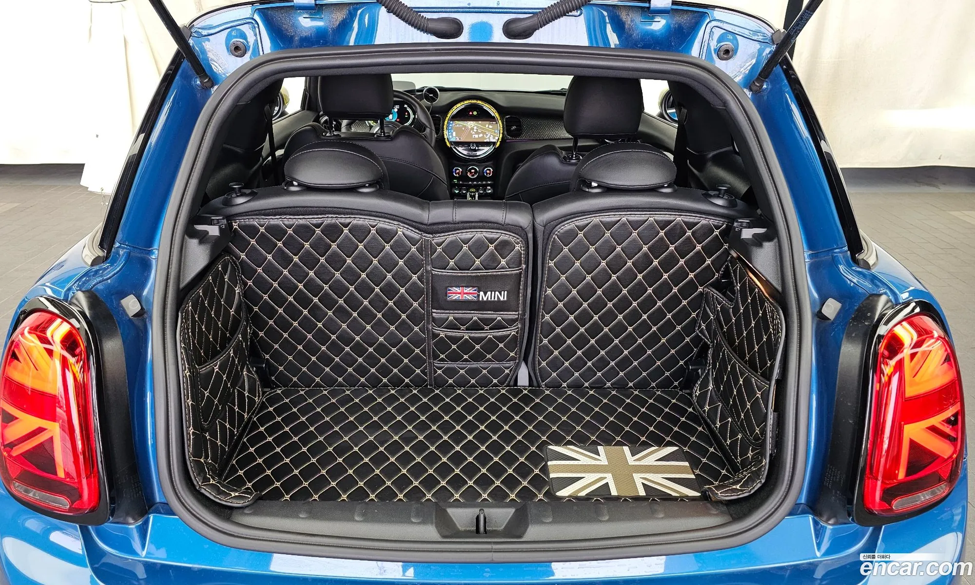 Mini Cooper Electric 2023 — 3