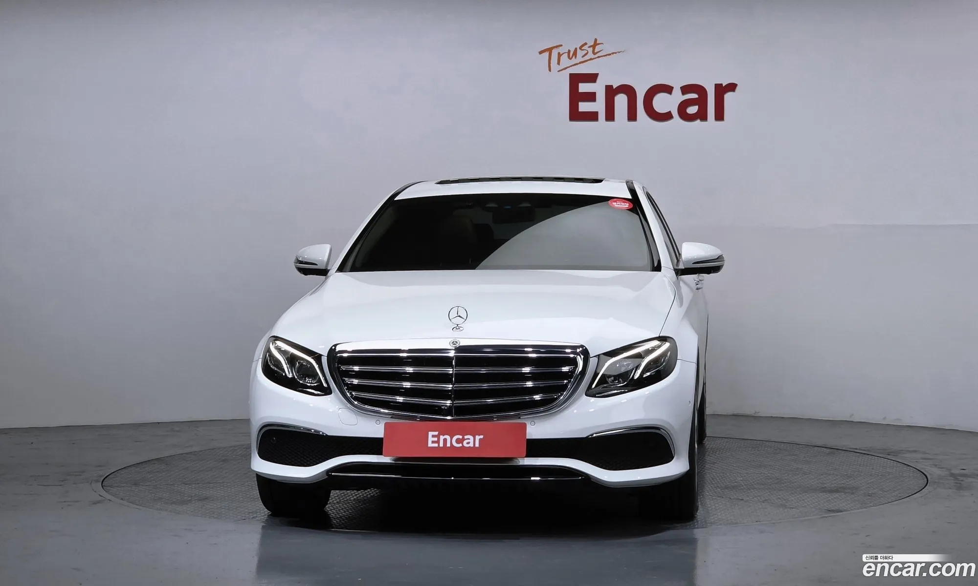 Mercedes-Benz E-Class W213 2017 WDDZF4KB3JA338814 — 2