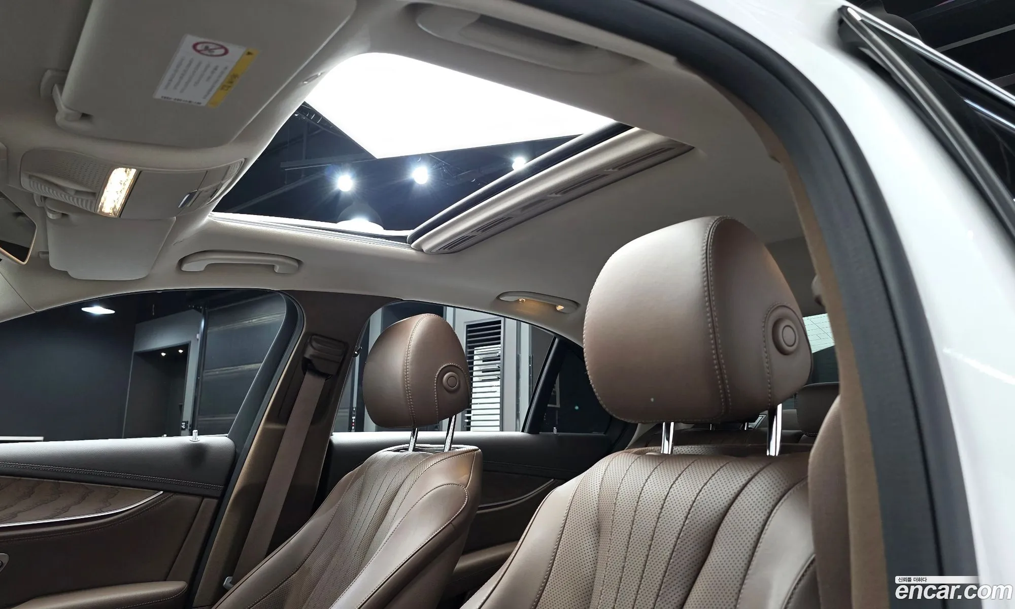 Mercedes-Benz E-Class W213 2017 WDDZF4KB3JA338814 — 14