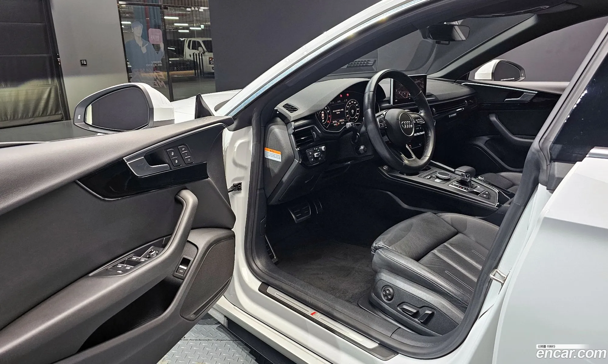 Audi A5 2019 WAUZZZF51KA062750 — 19