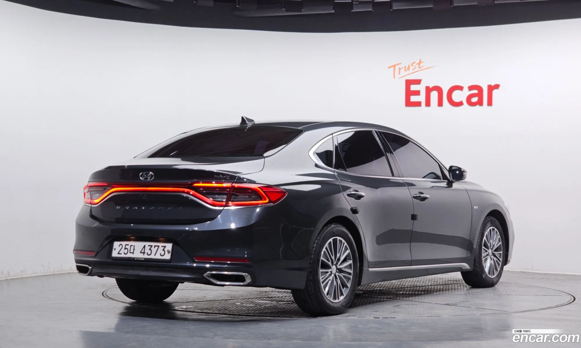Hyundai Grandeur IG Hybrid 2017 — 18