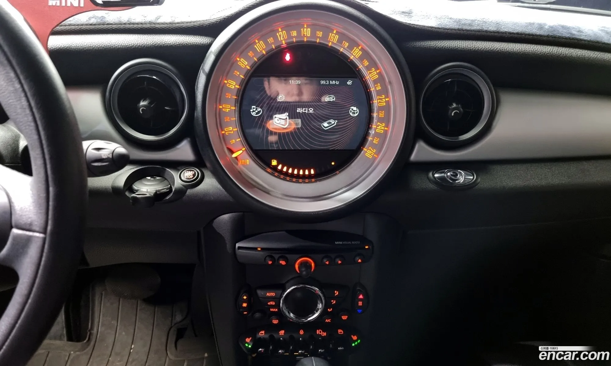 Mini Cooper Convertible 2014 WMWZN3108ET656572 — 8